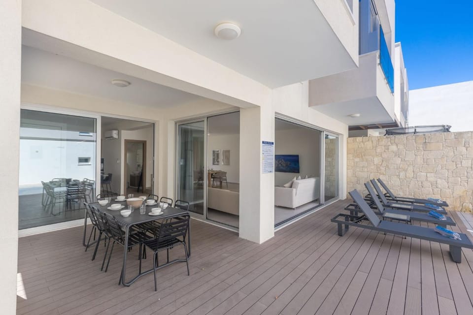4 Bed Villa with private pool - Brand new Villa in Paralimni