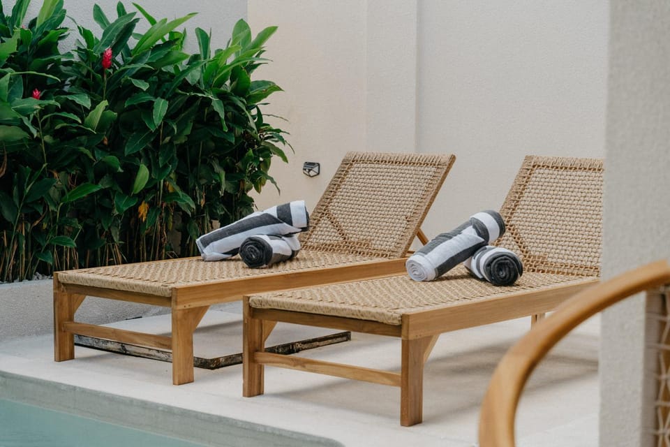 Pool view, Swimming pool, sunbed