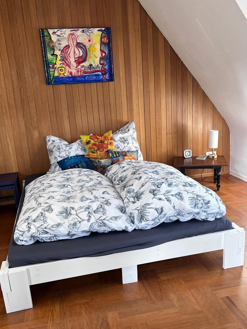 Bed, Photo of the whole room, Bedroom