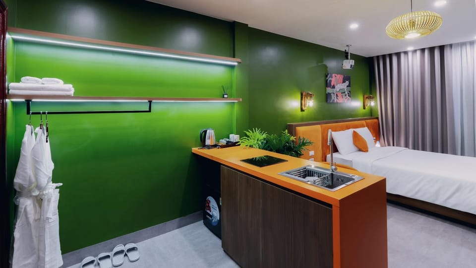 Bed, Kitchen or kitchenette, Photo of the whole room, Bedroom, towels