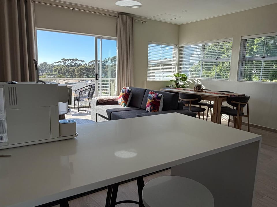 York Mews Signature stay Stadium views Apartment in Cape Town