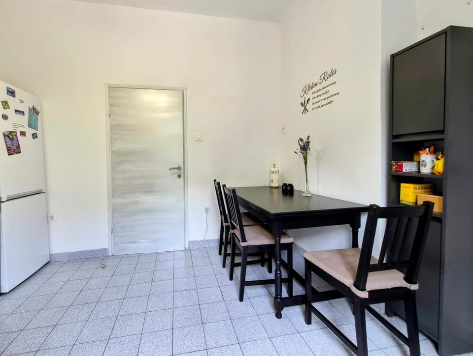 Dining area, Communal kitchen