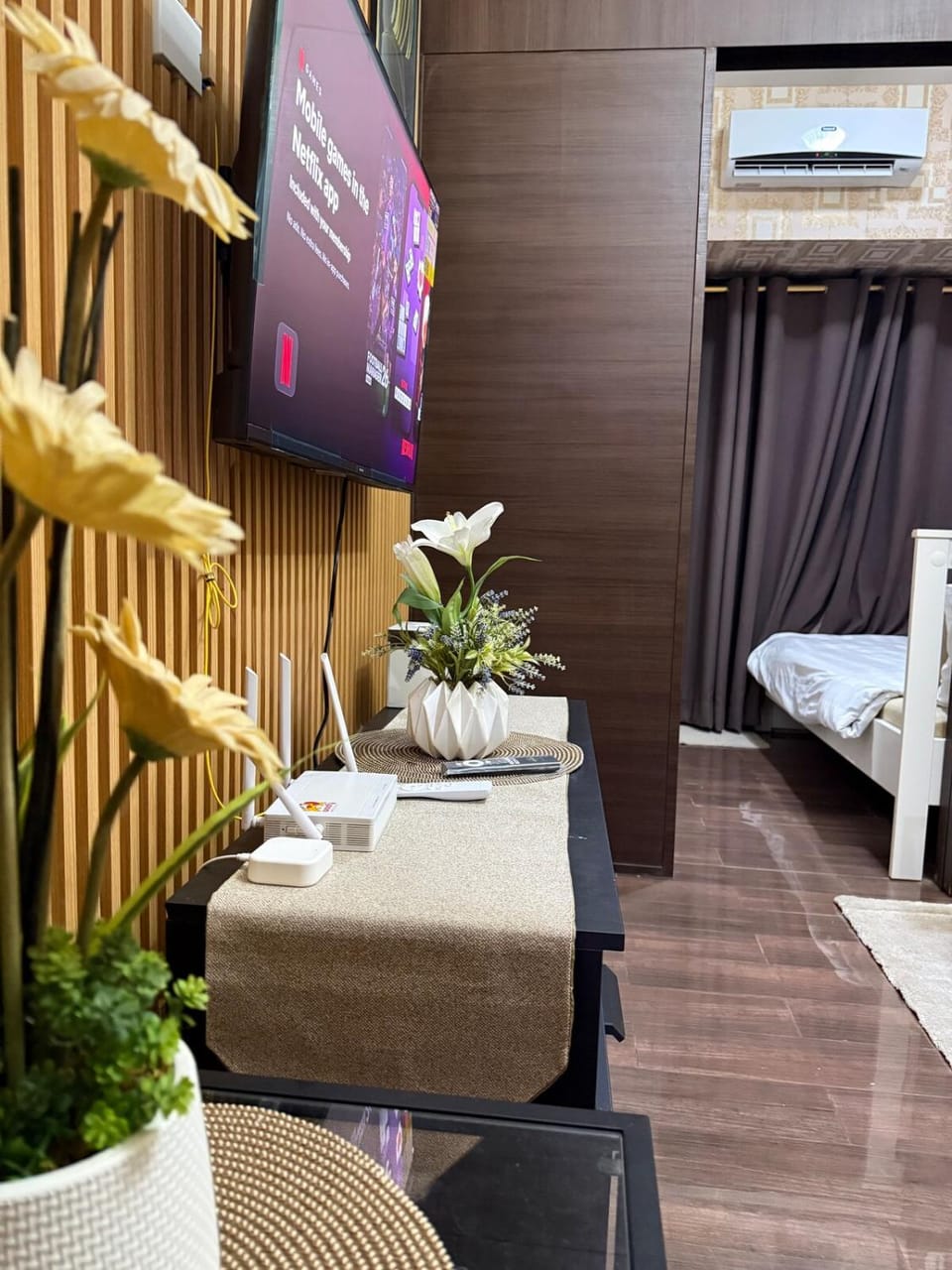 The Pent Suites - Stunning 46F Skyline View Makati Apartment in Makati