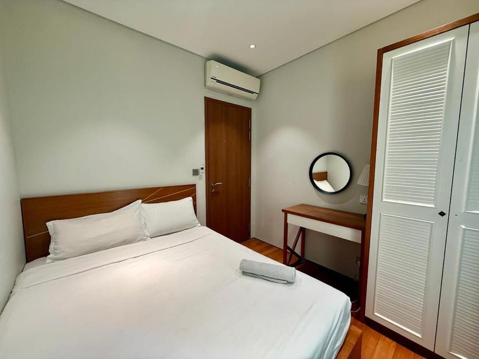 Bed, Photo of the whole room, Bedroom, wardrobe, air conditioner