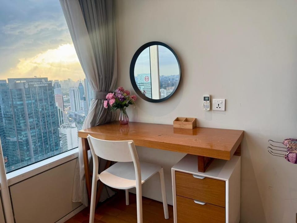 Property building, Dining area, hair dresser