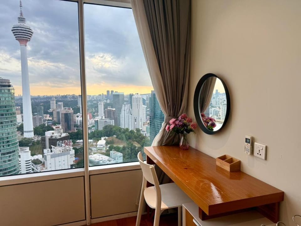 Dining area, City view