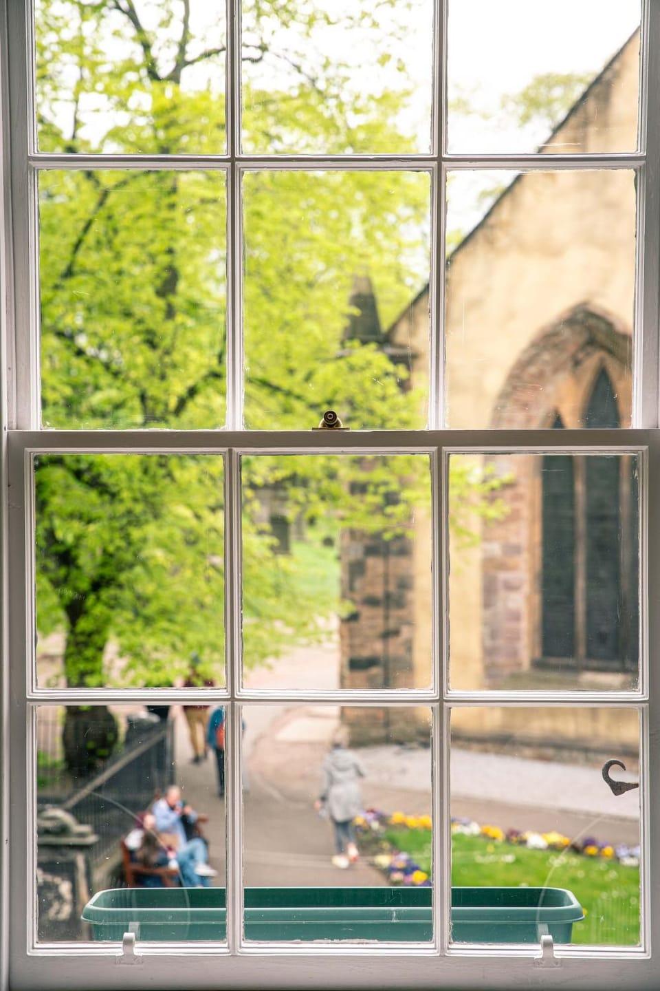 1 bed apartment overlooking the historic Greyfriars Church Apartment in Edinburgh