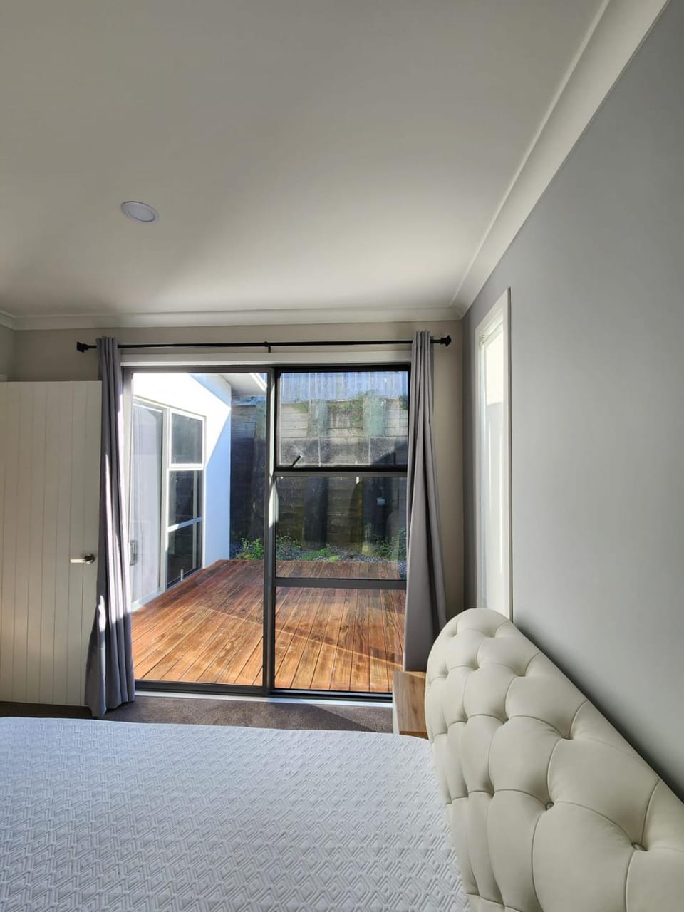 Modern 2 Bed Self Contained Suite Bed and Breakfast in Hamilton