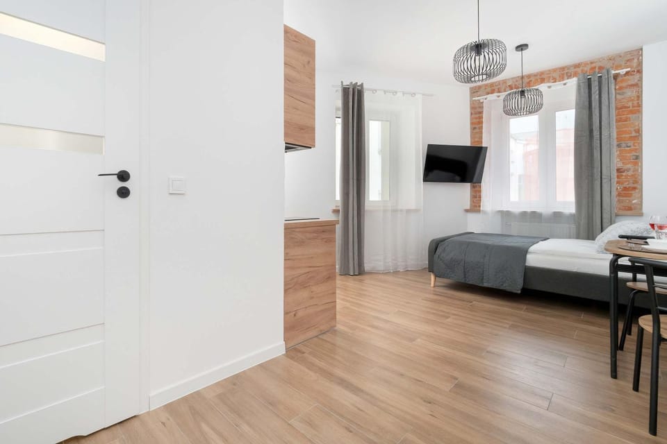 Bed, TV and multimedia, Living room, Dining area