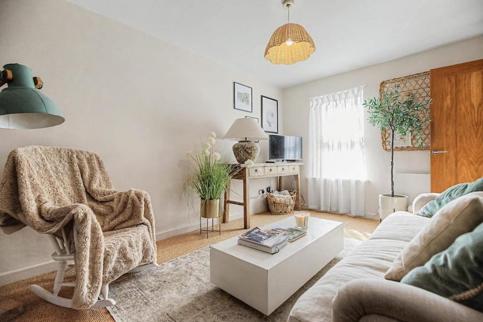Communal lounge/ TV room, TV and multimedia, Living room