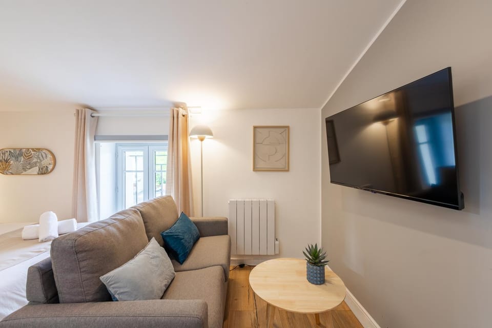TV and multimedia, Seating area