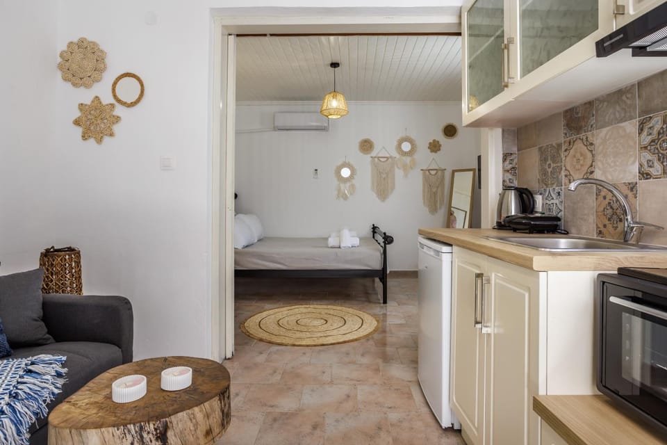 Kitchen or kitchenette, Living room, oven, stove