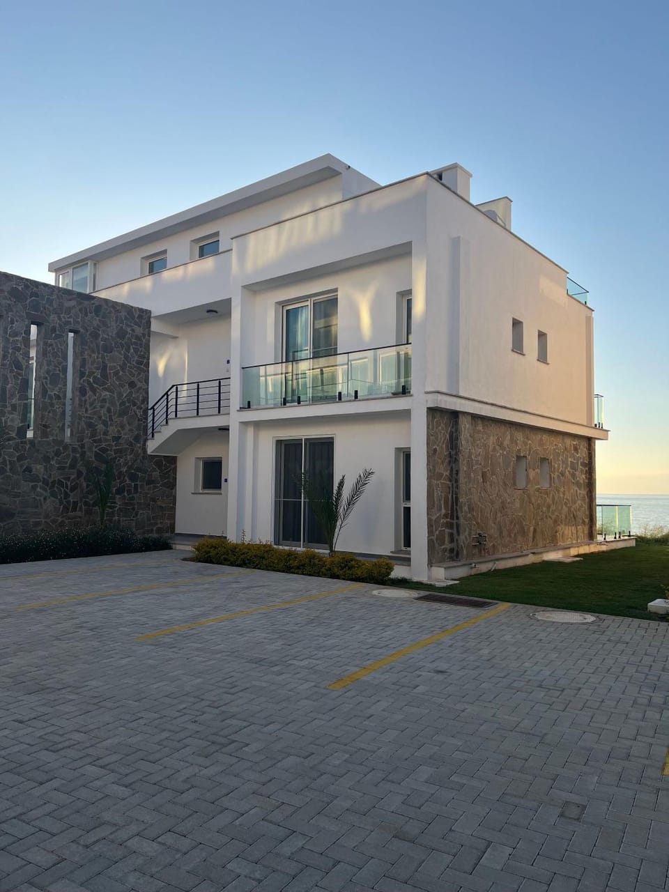 Charming 2-Bedroom Apartment with Ocean Views in Tatlsu Apartment in Famagusta District