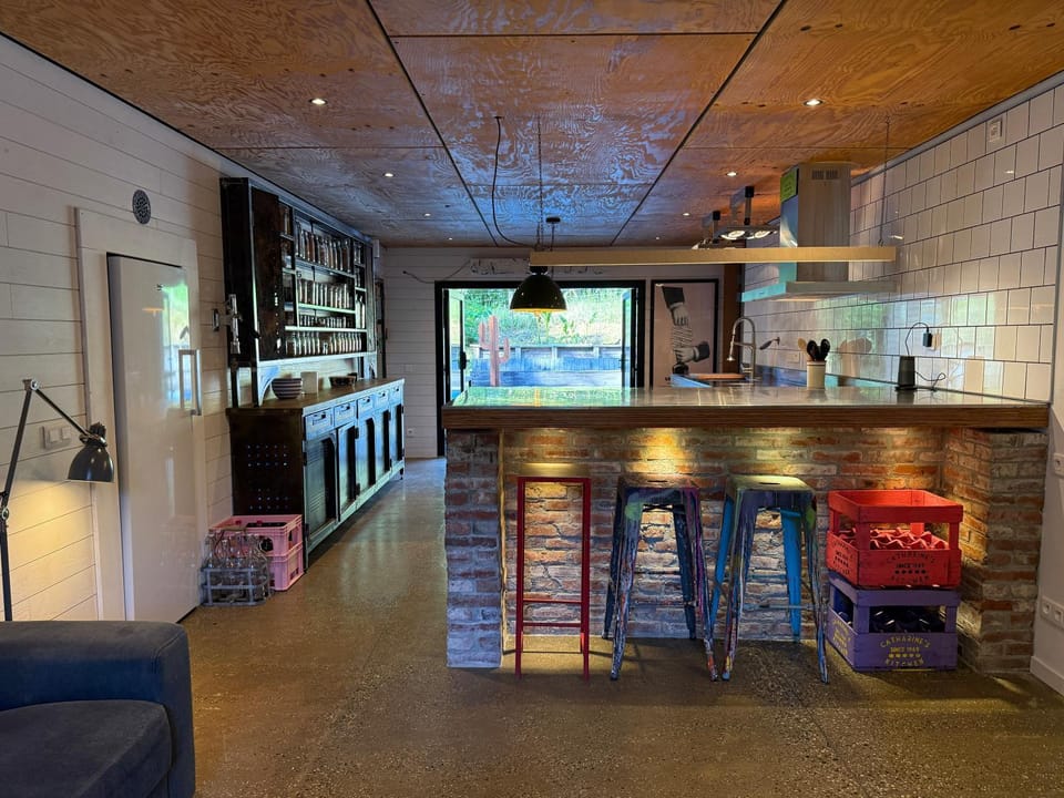 Dining area, kitchen