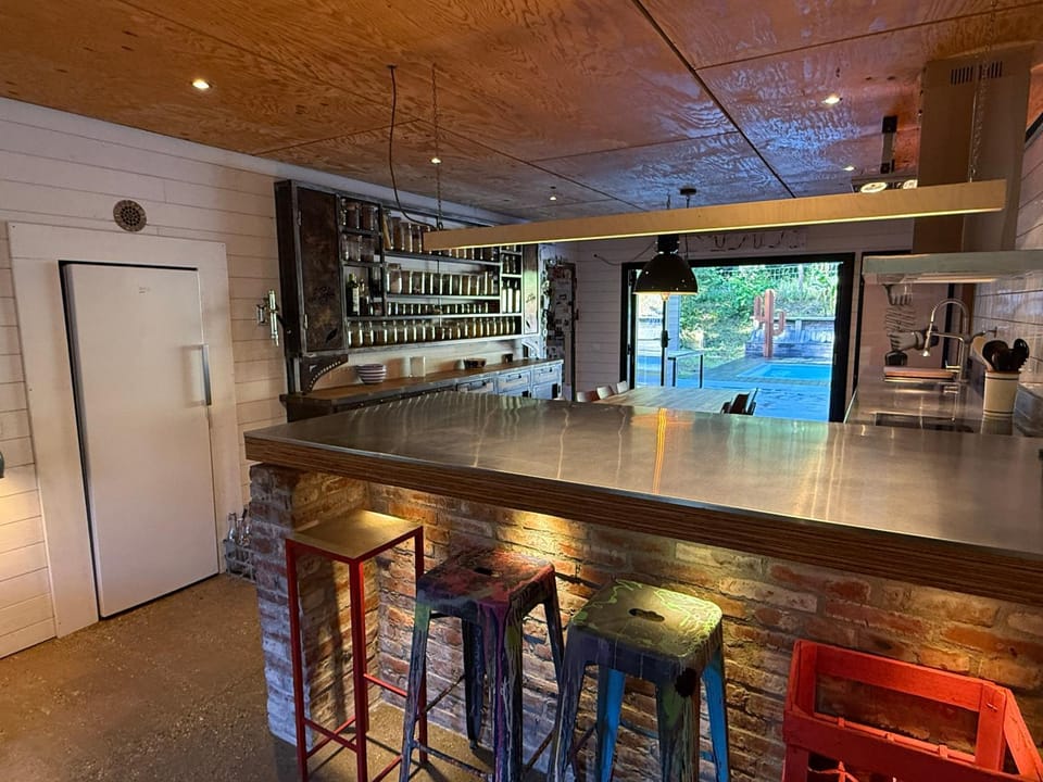 Dining area, kitchen