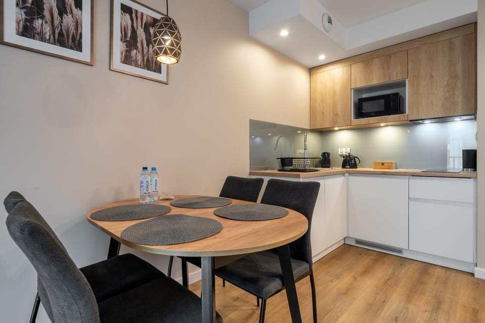 Kitchen or kitchenette, Living room, Seating area, Dining area, oven, stove, kitchen