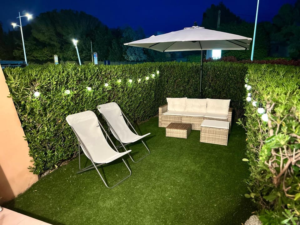Patio, Garden, Living room, Garden view, sunbed