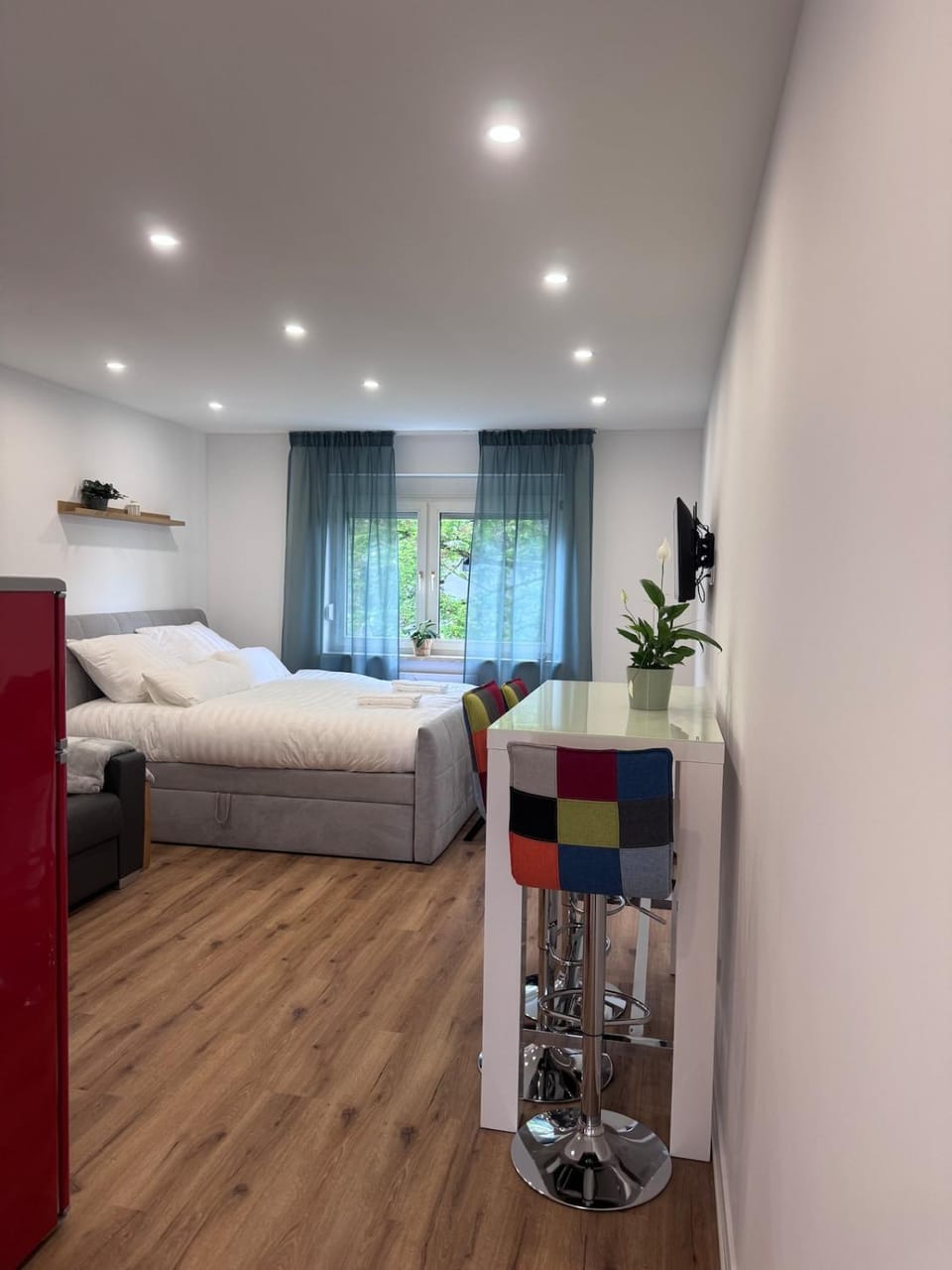Modern studio apartment 1 in Saarbrücken with kitchen and bathroom Apartment in Saarbrücken