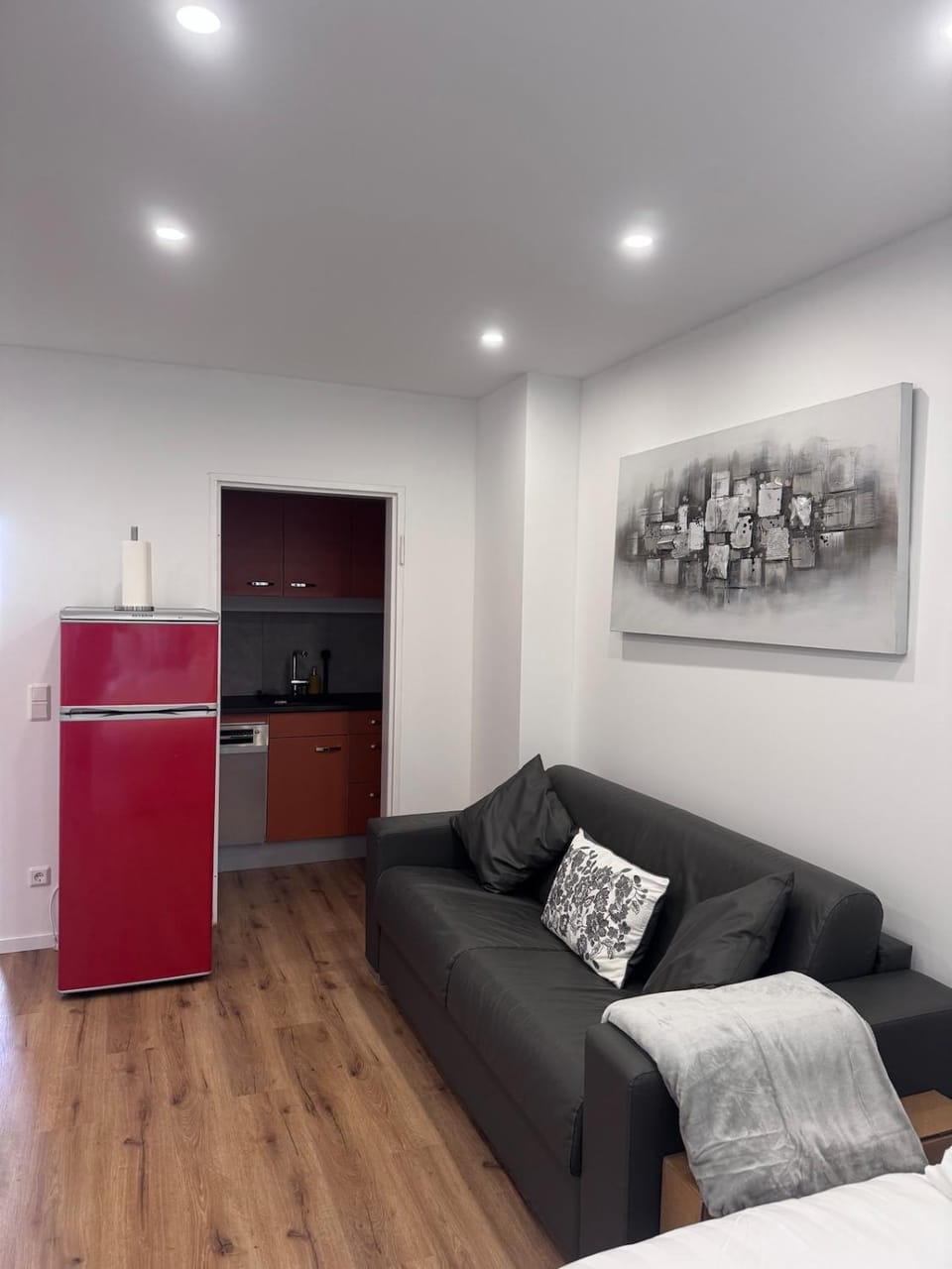 Modern studio apartment 1 in Saarbrücken with kitchen and bathroom Apartment in Saarbrücken