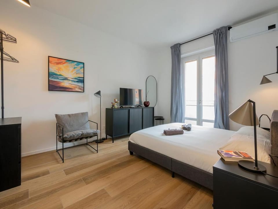 Xenia Milano - 2 rooms apt in Via Codogno 1 Apartment in Milan