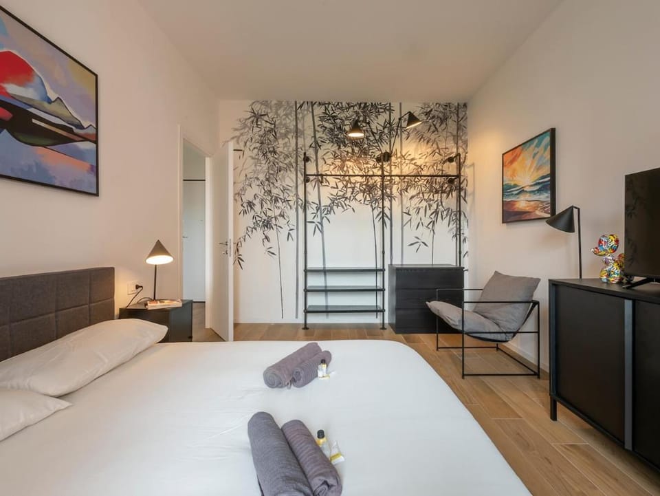 Xenia Milano - 2 rooms apt in Via Codogno 1 Apartment in Milan