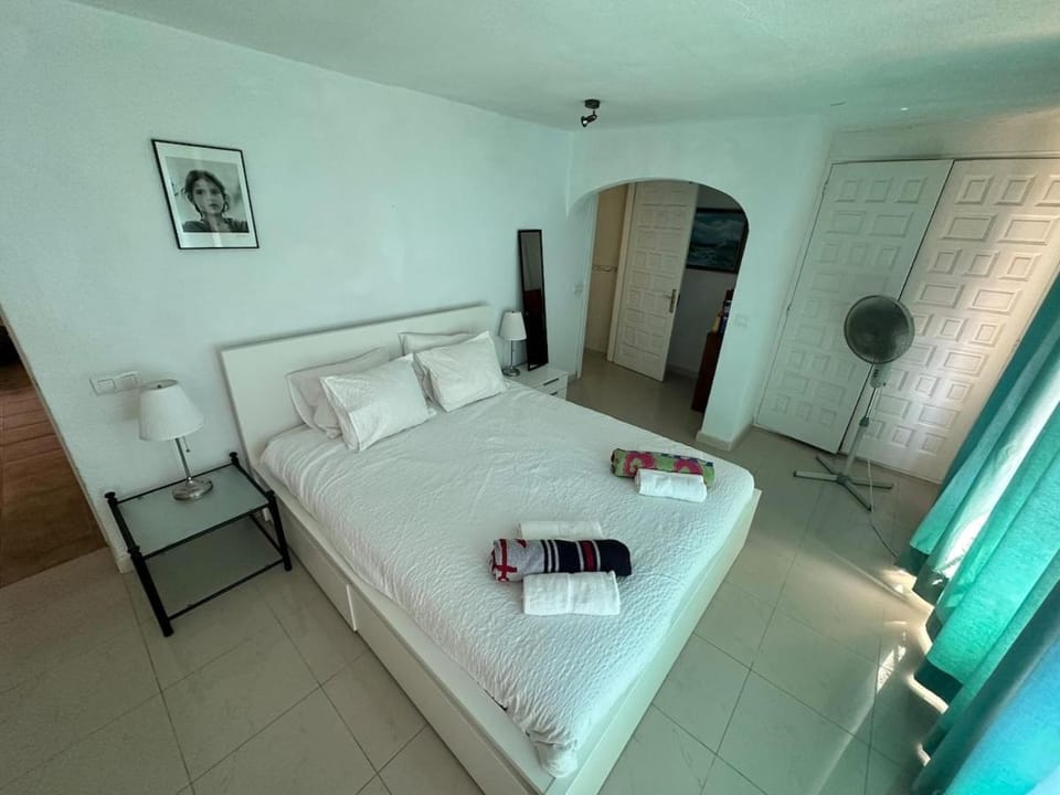 Bed, Photo of the whole room, Bedroom, towels, wardrobe