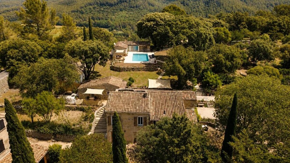 Property building, Natural landscape, Bird's eye view, Pool view, Swimming pool