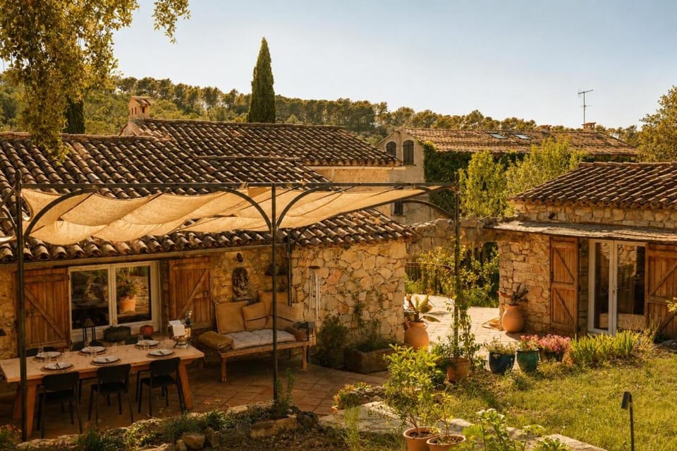 Property building, Patio, Garden, Dining area