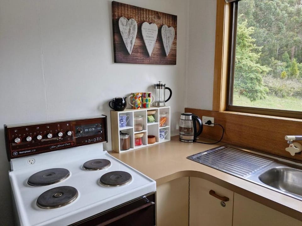 Kitchen or kitchenette, kitchen, kitchen