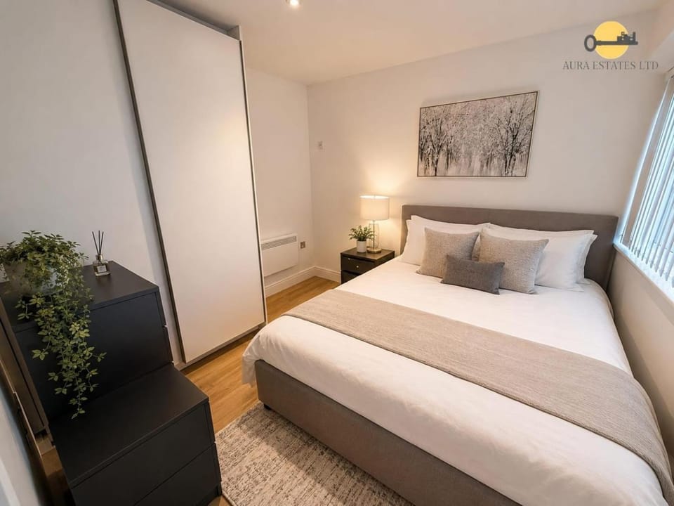 Bed, Photo of the whole room, Bedroom, wardrobe