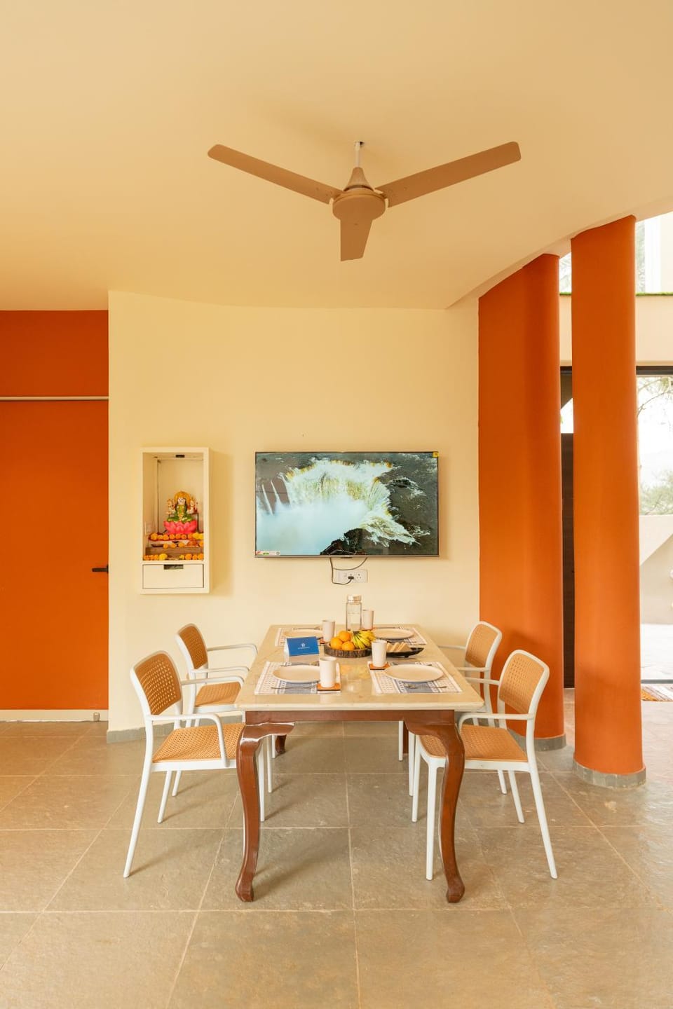 TV and multimedia, Dining area