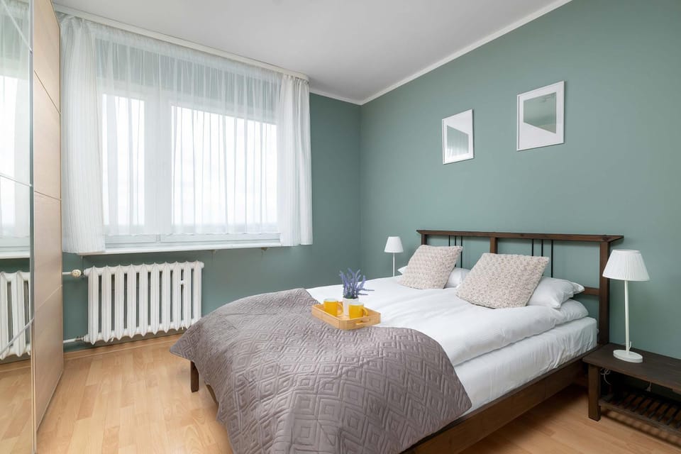 Bed, Photo of the whole room, Bedroom, internet, towels