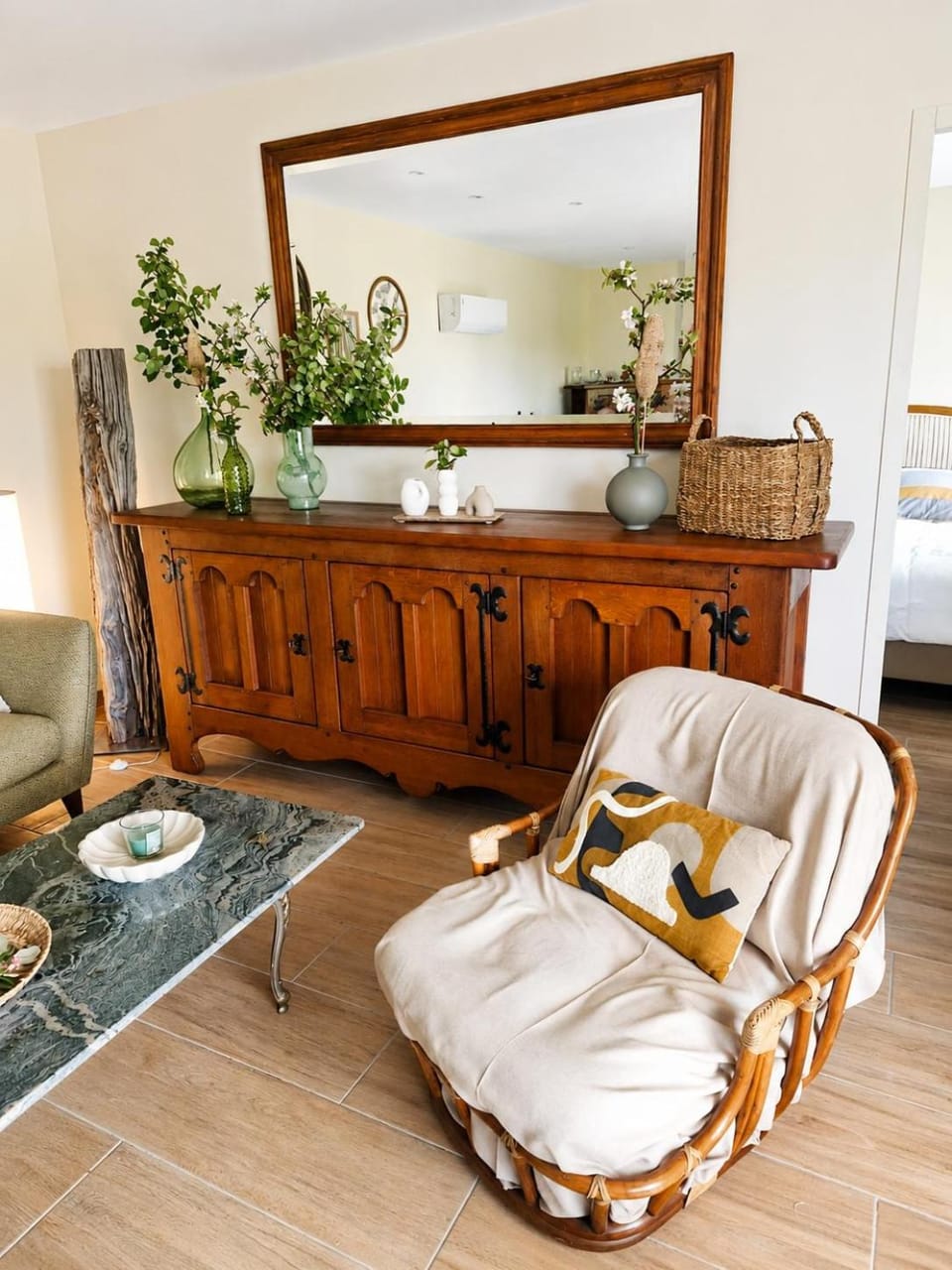 Living room, Seating area