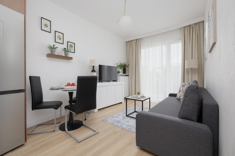 TV and multimedia, Kitchen or kitchenette, Living room, Seating area