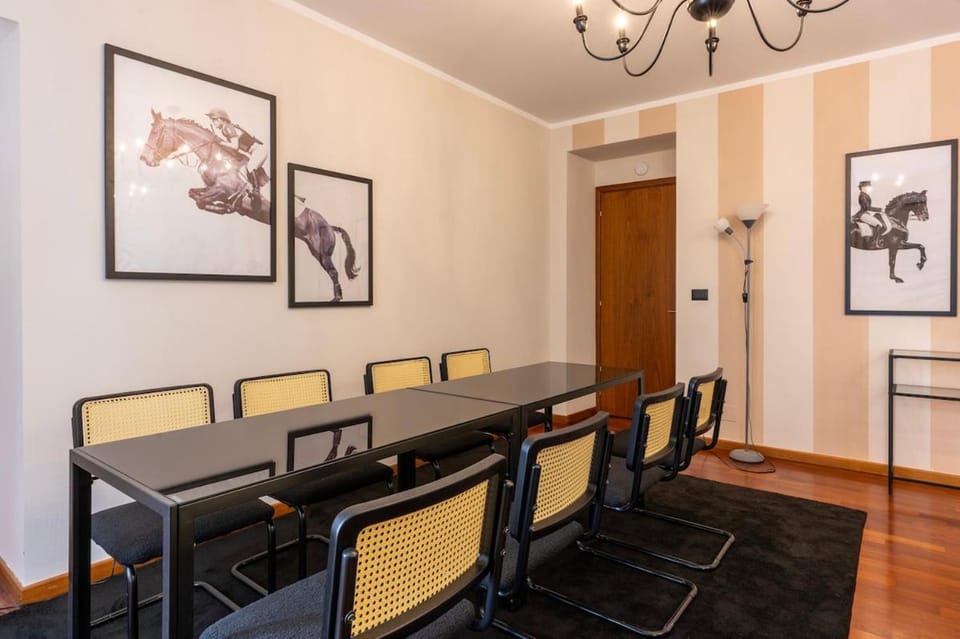 Da Rosi srl Centro Suite con Balcone x8 Wi-Fi AC Apartment in Turin