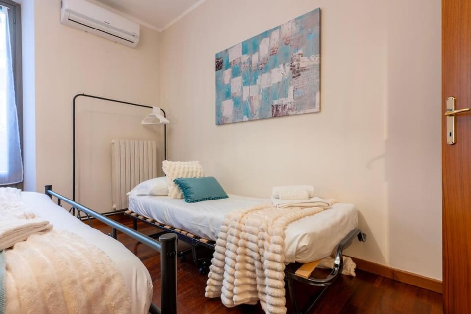 Da Rosi srl Centro Suite con Balcone x8 Wi-Fi AC Apartment in Turin