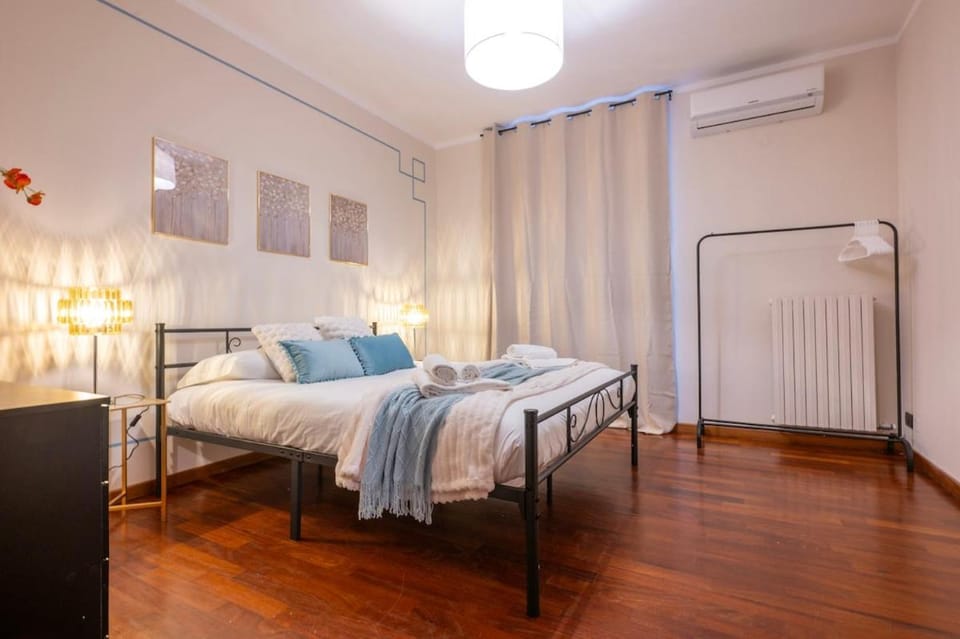 Da Rosi srl Centro Suite con Balcone x8 Wi-Fi AC Apartment in Turin