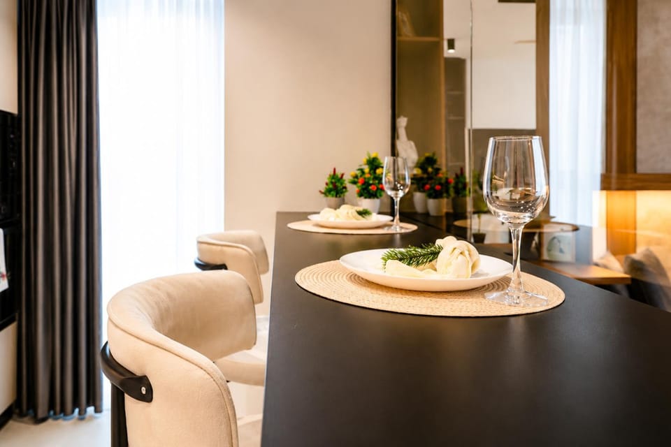 Living room, Seating area, Dining area