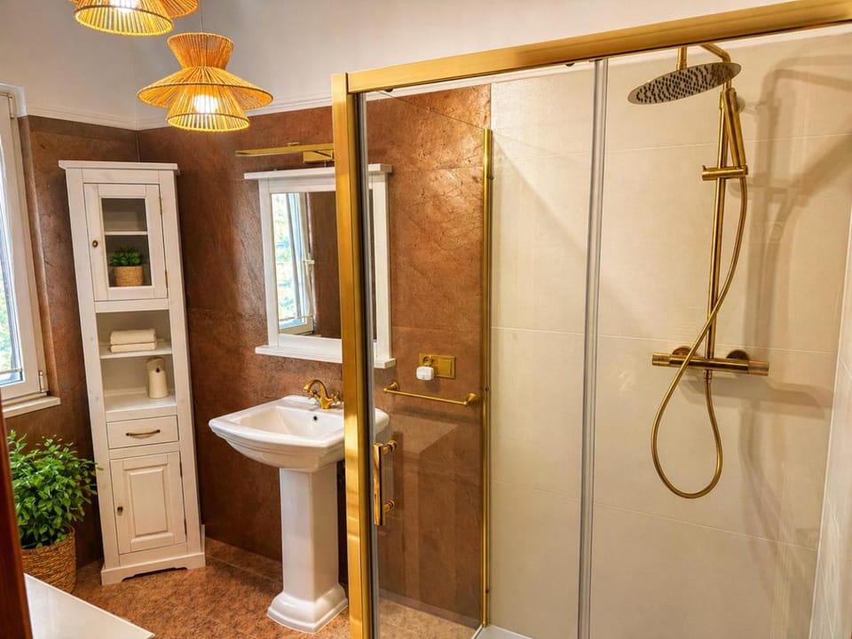 Shower, Bathroom