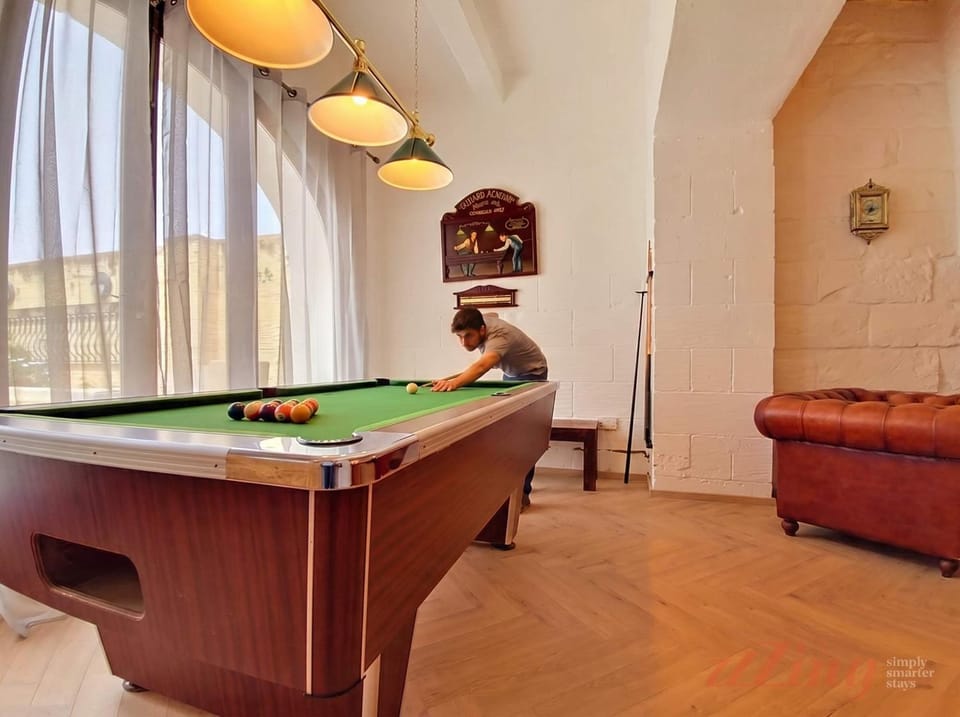 People, Billiard, Game Room
