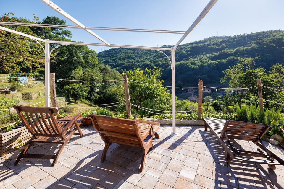 Property building, Balcony/Terrace, Living room