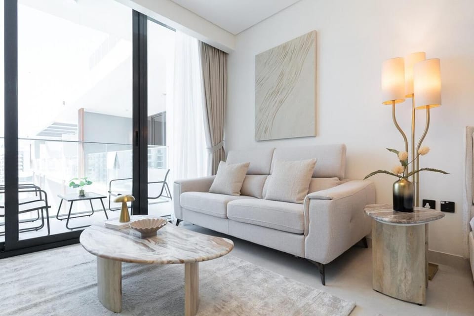Luxury Studio Escape, Avelon Boulevard, Arjan Apartment in Dubai