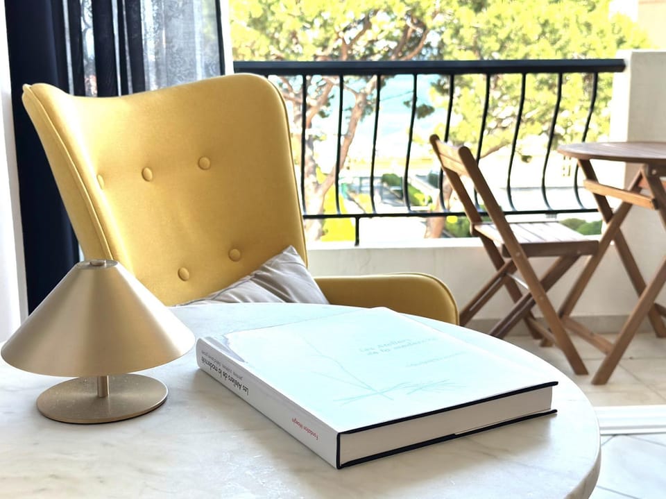 Residence La Plage - Beach and Sea View Apartment in Roquebrune-Cap-Martin