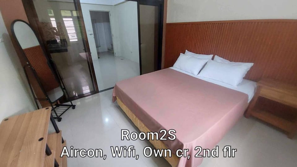 Manipon Transient House San Juan Bed and Breakfast in San Juan