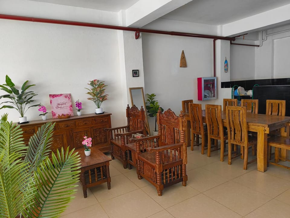 Manipon Transient House San Juan Bed and Breakfast in San Juan