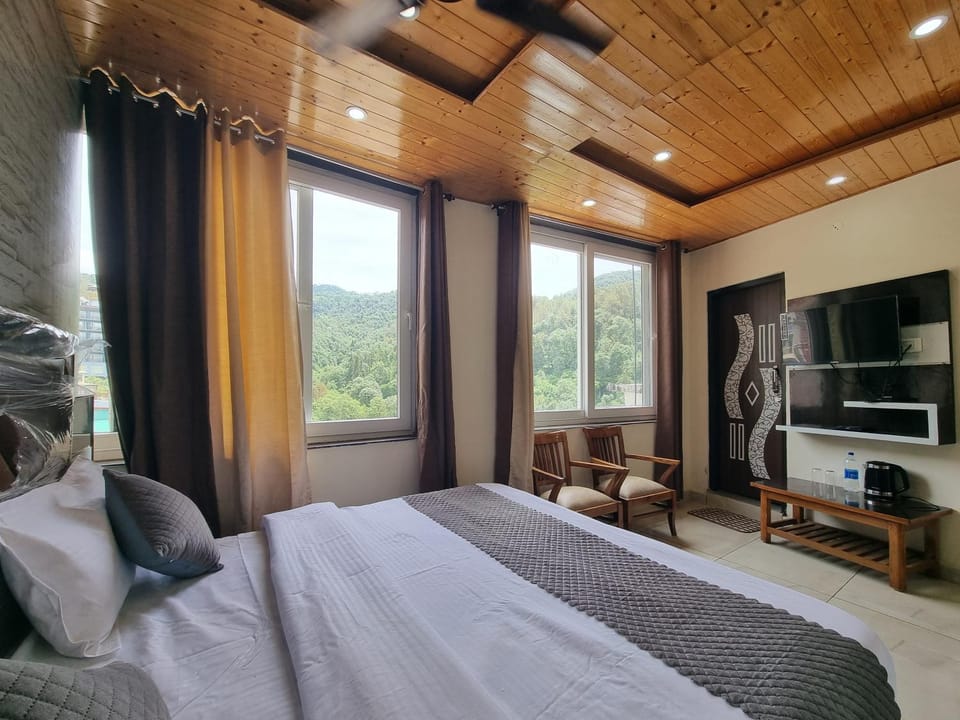 Natural landscape, Photo of the whole room, Bedroom