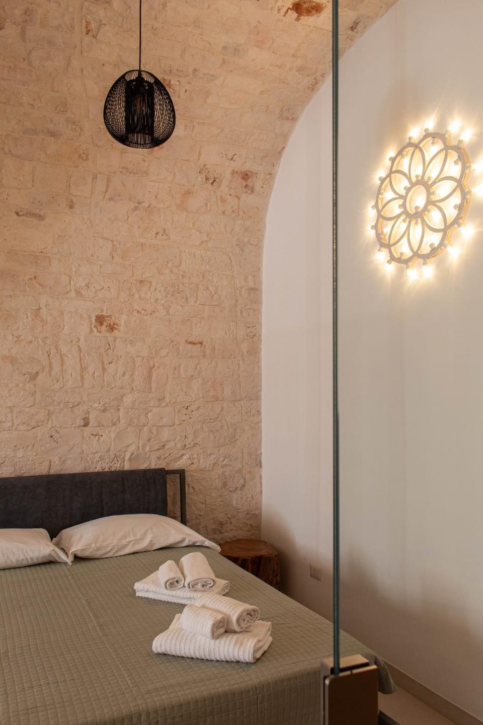 Aqua Suite - Stone Spa - A Few Minutes from Polignano, Monopoli & Alberobello Apartment in Castellana Grotte