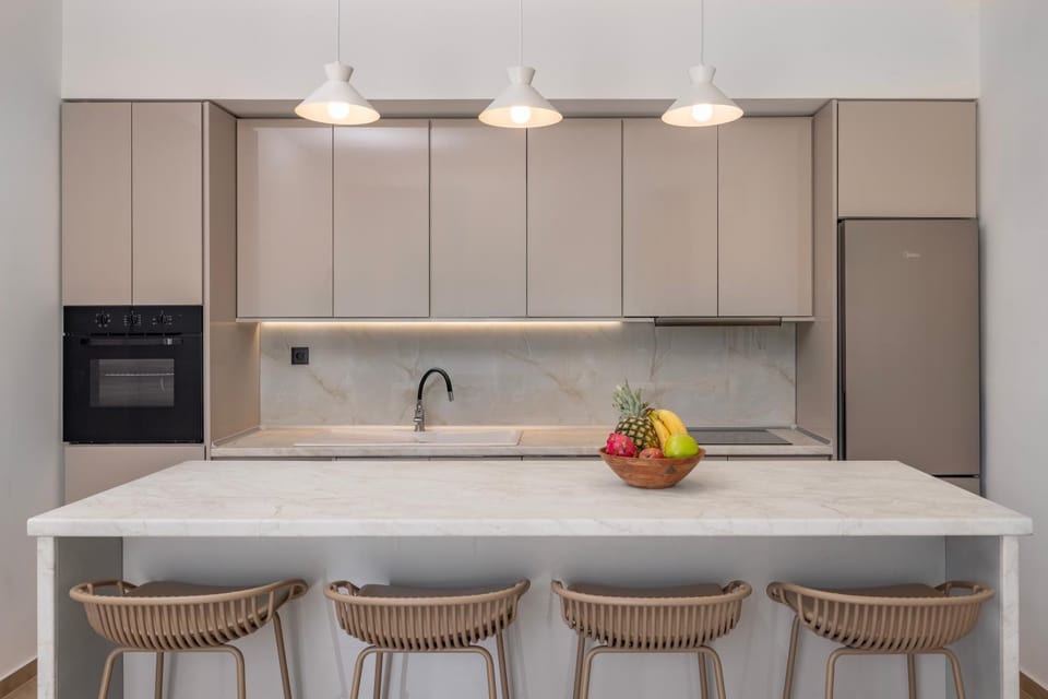 Kitchen or kitchenette, Dining area, oven, stove