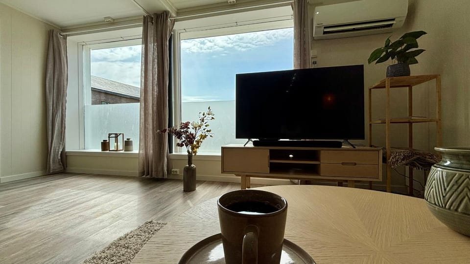 Coffee/tea facilities, Living room