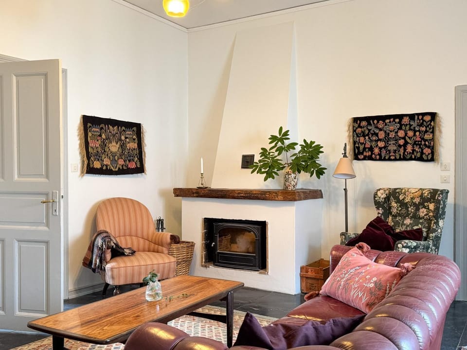 Living room, fireplace
